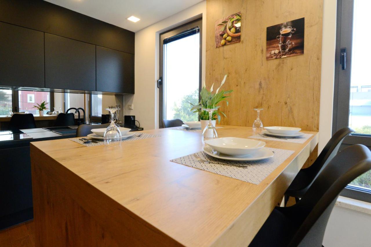 Novi Apartman Beti Blizu Plaze S Besplatnim Parkingom, Puntamika - Zadar Apartment Exterior foto
